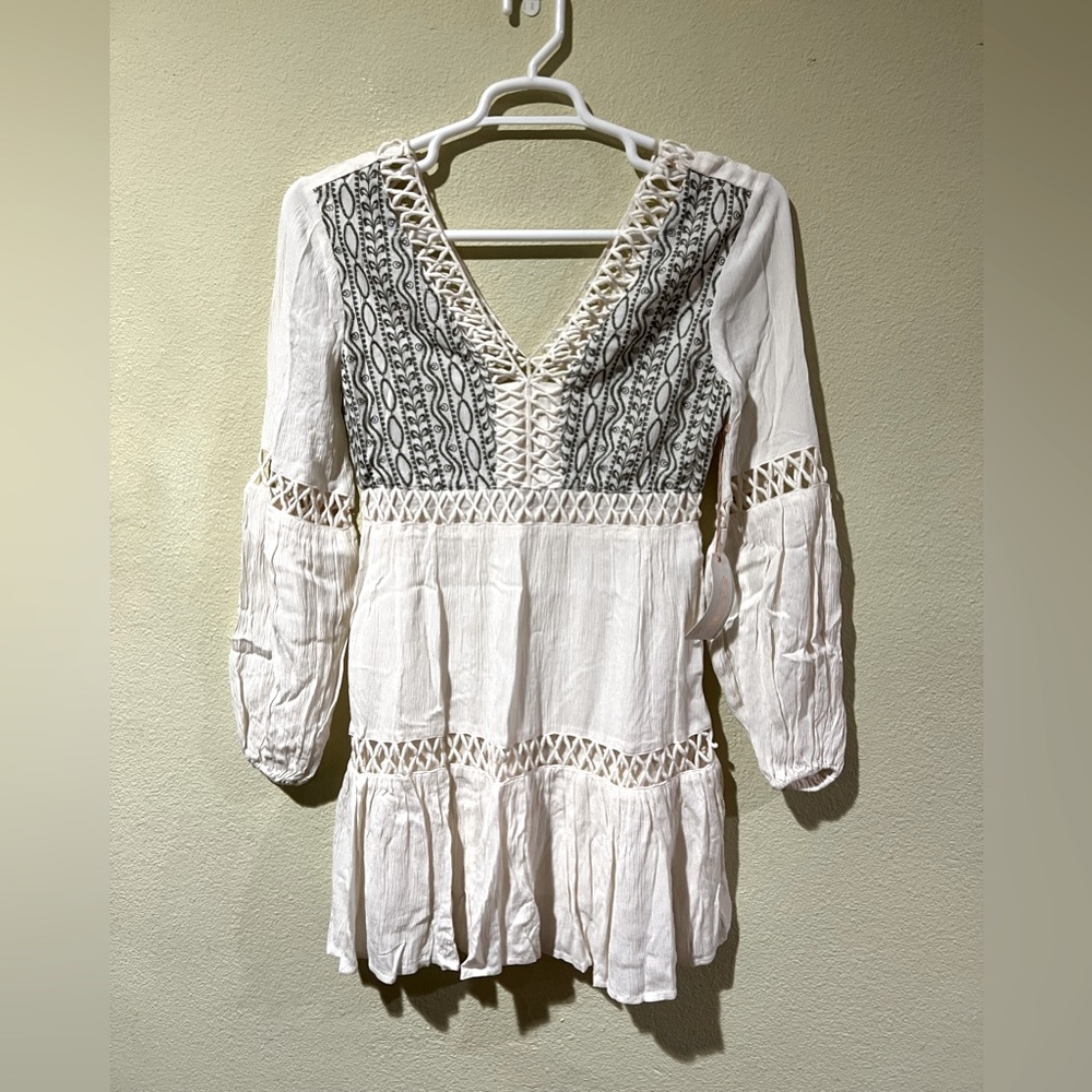 Shyanne boho cut out long sleeve dress embroidered off white size XS NWT e1